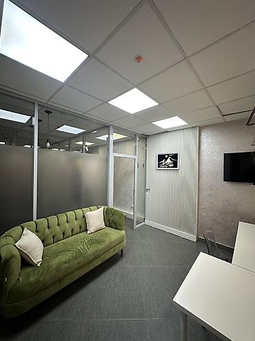 mira: Аренда офисов, 53 м², В торговом центре, 1 линия — 1