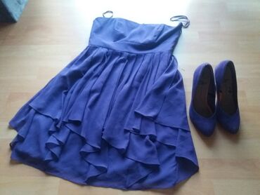 1622 oglasa | lalafo.rs: Nova top haljina i cipelice
Vel haljine l/xl
Cipele 39
Ljubicasta boja