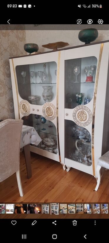 Dolablar: Açılan, 2 qapılı Düz dolab, Bufet