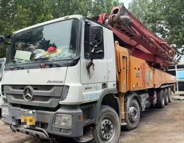 погружной насос для воды: Бетононасос, Mercedes-Benz, 2015 г., более 60 м
