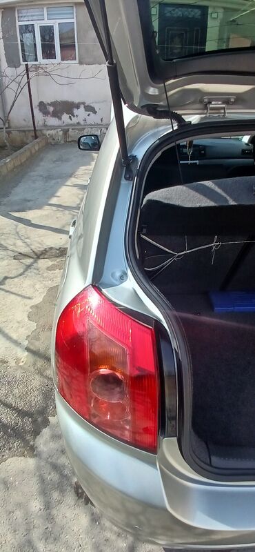 Toyota: Toyota Corolla: 1.6 l | 2006 il Hetçbek — 9