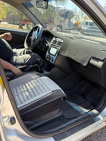corolla 2004: Toyota Avensis: 2002 г., Механика, Бензин, Лифтбек — 7