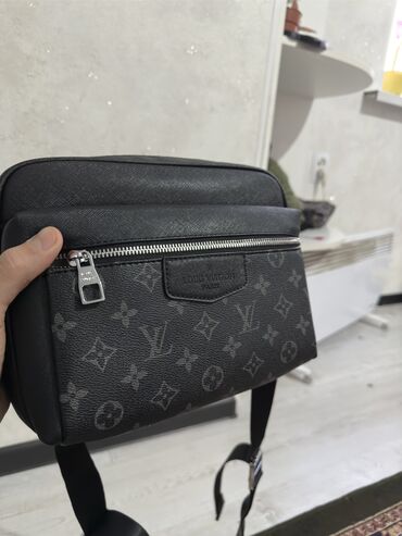 Барсетки: Барсетка, Louis Vuitton, Материал: Экокожа, Б/у