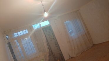 Otaqların uzunmüddətli kirayəsi: İcarəyə təqdim olunan işıqlı otaq - Geniş və işıqlı bir otaq, pəncərə — 4