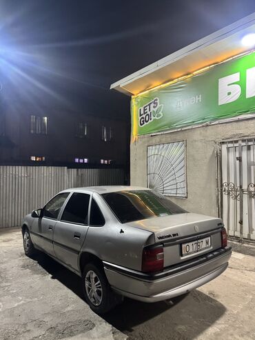 Opel: Opel Vectra: 1994 г., 1.6 л, Механика, Бензин, Седан