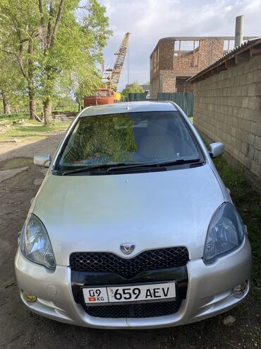 Toyota: Toyota Vitz: 2000 г., 1 л, Автомат, Бензин, Седан