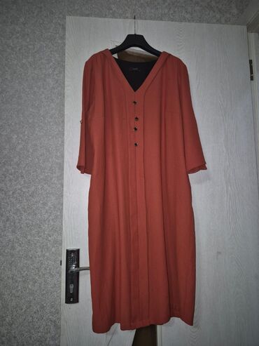 Dəstlər, kostyumlar: Qadın geyimləri dəsti – müxtəlif modellər 1) Qara rəngli, xırda ağ — 8