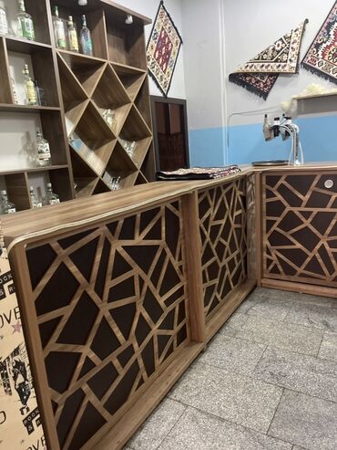 Ofislər: İcarəyə/ofis-iaşə məkanı – hazır fəaliyyət üçün uyğun Təsvir: - — 10