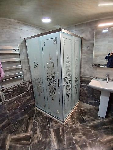 Duş kabinaları, arakəsmələr: Yeni Arakəsmə, Künc üçün, Ödənişli çatdırılma — 15