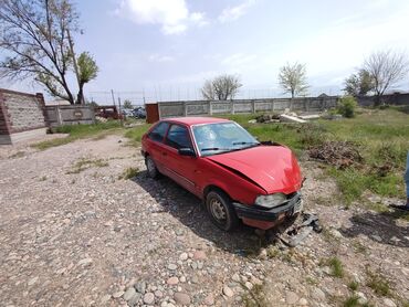 mazda eunos 100: Mazda 323: 1983 г., 1.3 л, Механика, Бензин, Купе