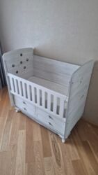 Divanlar: Oğlan və qız üçün, Dördbucaq, Beşik, Dəstsiz, Matras ilə, Yellənmə mexanizmsiz