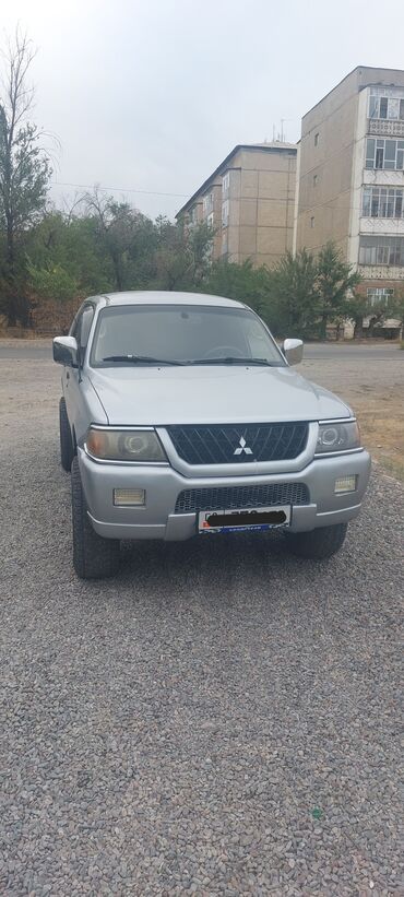 спортивная машина: Mitsubishi Montero Sport: 2000 г., 3 л, Автоматические, Бензин, Внедорожник