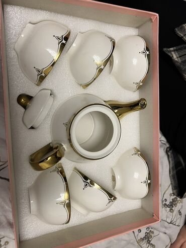 подарочный каробка: Чайный набор Valentina в подарочной коробке. Состав: - заварочный