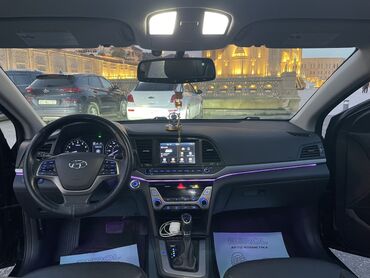 Hyundai: Hyundai Elantra: 2 l | 2016 il Sedan — 9