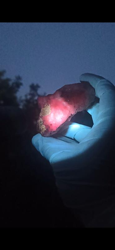 nərd daşı: Kolleksiya üçün Təbii Floresan Mineral 💎 (UV-də parıldayan daş) ✨😍 — 3