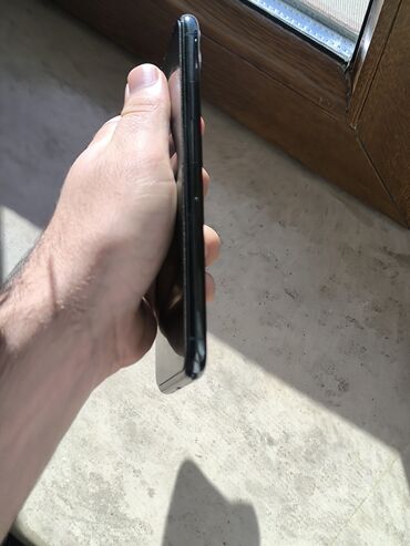 Apple iPhone: IPhone 11 Pro Max, 64 GB, Qara, Face ID — 5