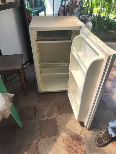 Холодильники: Холодильник Electrolux, Б/у, Минихолодильник, 450 * 830 * 470