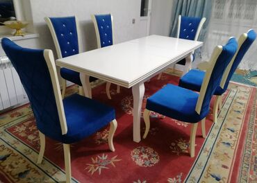 işlenmiş stul: Təcili olaraq satılır: Zal ücün stol (acılır) + stullar (6 ədəd)