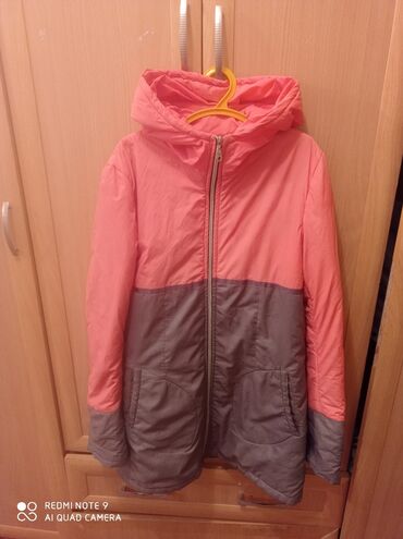 palas 2 m na 3 m: Куртка Деми на весну лёгкая в отличном состоянии, размер 44-46, цвет