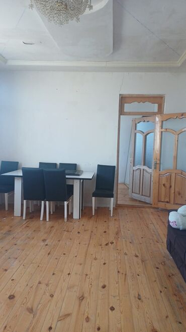 Yeni tikili: Avtazavodda 1ci küçədə ev satılır, 3 otaq, yolun qırağı, Qiymətdə — 2