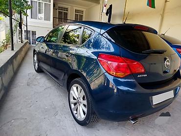 gence masin salonu: Opel Astra: 1.4 l | 2010 il 243000 km Hetçbek — 3