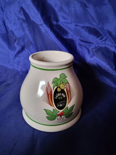 Čaše: Krigla nova kili lasko pivo Slovenija. 70te. Nova krigla. crvena — 4