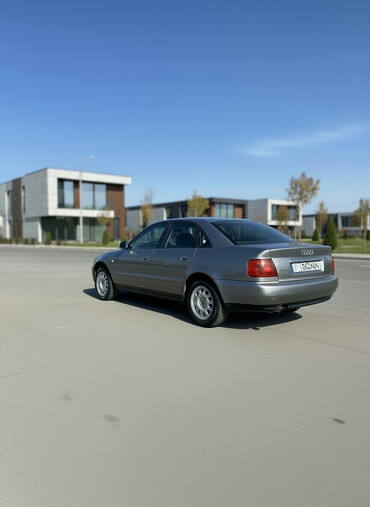 Audi: Audi A4: 1995 г., 2.6 л, Механика, Бензин, Седан — 3