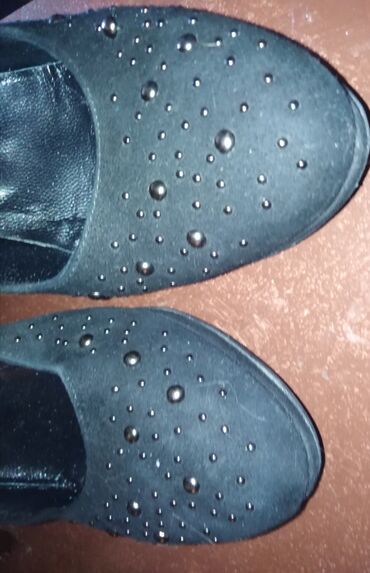 Salonke: Salonke, 40 — 9