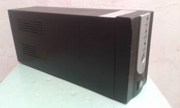 Fasiləsiz enerji təchizatı (UPS): İşlənmiş UPS, 501 - 1000 Vt, Rozetkaların sayı - 1 — 2