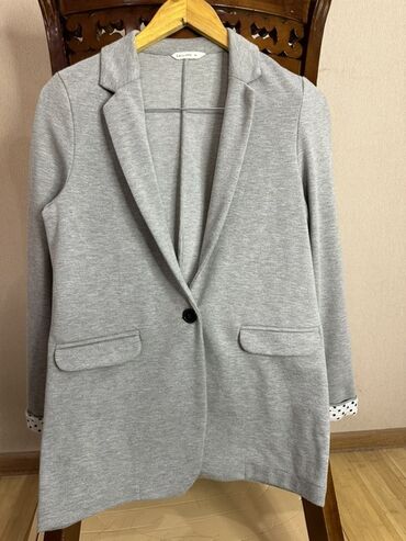 спортивное оборудование: Женский жакет Calliope, размер M. - Цвет: светло‑серый меланж. - Крой