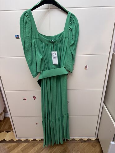 yasil reng: Вечернее платье, XL (EU 42)