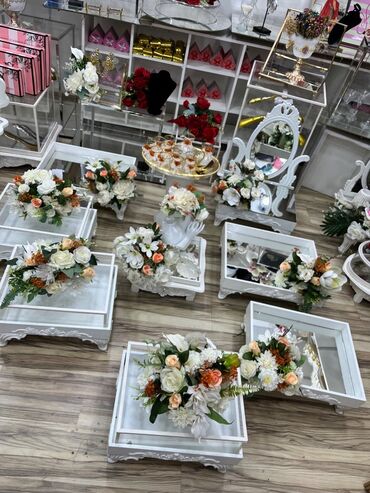 Свадебные платья и аксессуары: Xonça destleri tecili satlır Elaqe 0514343541