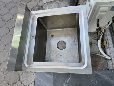 Мойки и раковины: Промышленная мойка из нержавеющей стали на каркасе - Материал