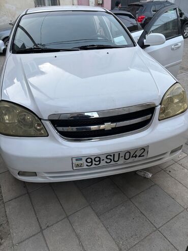 Chevrolet Lacetti: 1.8 л | 2010 г. 3500 км Седан