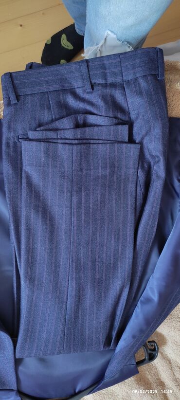 Kostyumlar: Kişi kostyumu, cəmi 1 dəfə geyilib toya 3-4 saatlıq. heçbir ləkə — 10