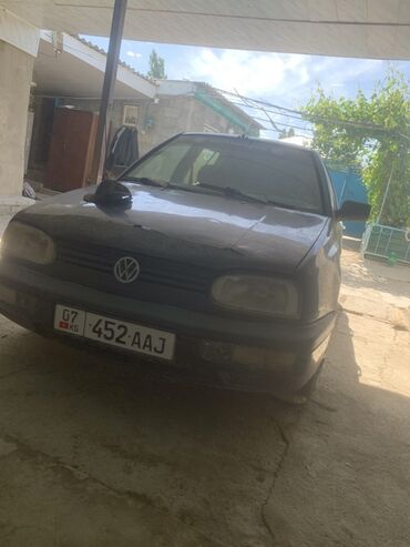 автомобиль хундай: Автомобиль Volkswagen Golf III поколения, окрашенный в темный цвет