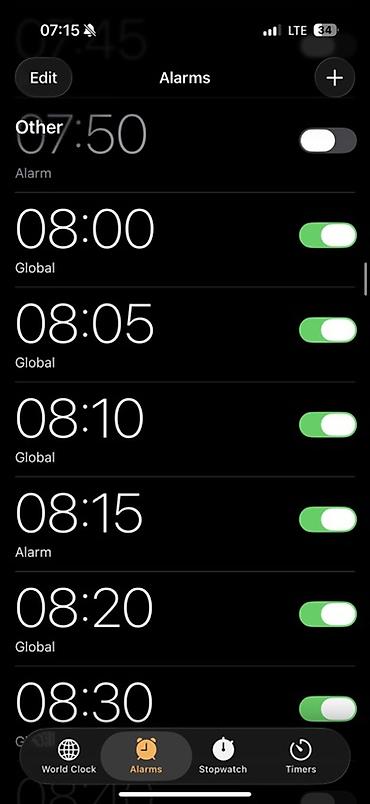 bilio global: Xidmət: iPhone üçün “Alarmlar” tətbiqində çoxsaylı zəngli saatların — 1