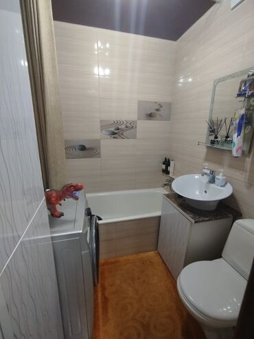 продаю в связи с переездом: 1 бөлмө, 50 кв. м, Жеке план, 7 кабат, Косметикалык ремонт