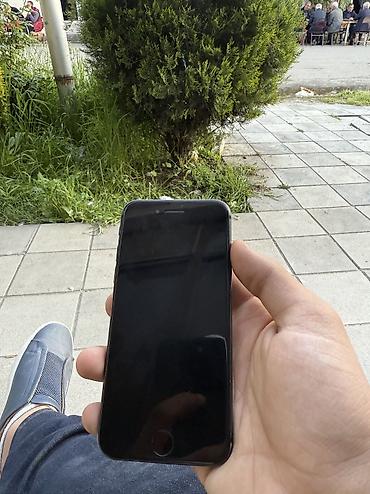 iphone 8 plus qiymetleri: IPhone 8, 64 GB, Qara, Qırıq, Barmaq izi, Simsiz şarj — 2