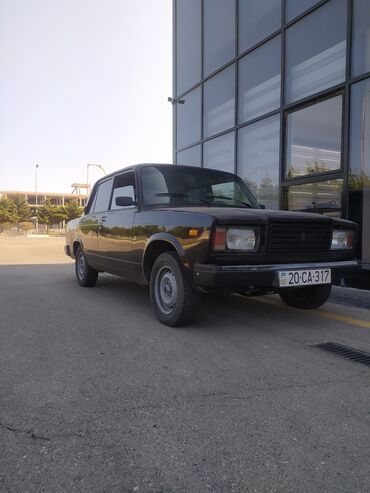 ваза красная: VAZ (LADA) 2107: 1.3 l | 1985 il Sedan