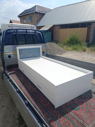 двухъярусная кровать и письменный стол: Односпальная кровать, Новый, С матрасом, ЛДСП, длина - 190 см