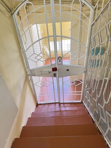 Köhnə tikili: Atatürk pr 3 otaqli lelinqrad lahiyəli təmirli yer parket döşəməli ev — 14