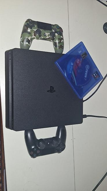 xbox series controller: PlayStation 4 Slim (черная) Комплектация: - Консоль PS4 Slim - 2 — 1