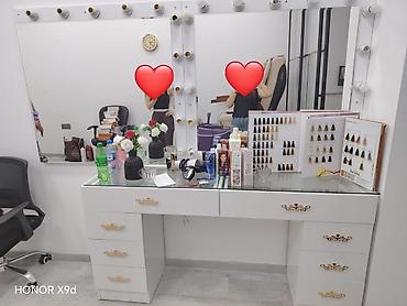 berber masası: Salon güzgüsü satılır – təcili. - Divara quraşdırılan 2 ədəd böyük — 1