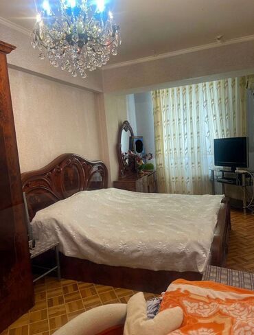 Köhnə tikili: Bakı, 3 otaqlı, Köhnə tikili, m. Elmlər Akademiyası, 100 kv. m — 3