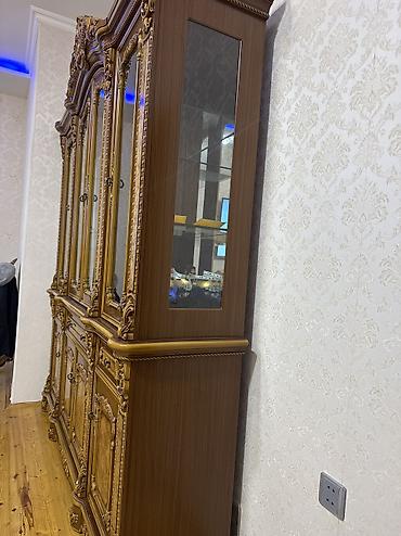 malazya mebel: Klassik üslubda böyük vitrin-bufet - Material: ağac əsaslı, üzərində — 2