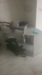 qaya duzu: Kunc masasi / komputer masasi - Forma: üçbucaq/künc yerləşimə uyğun