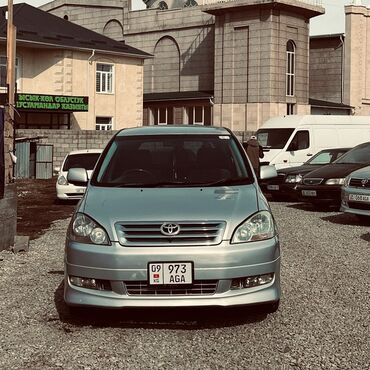 Toyota: Toyota Ipsum: 2002 г., 2.4 л, Автомат, Бензин, Минивэн
