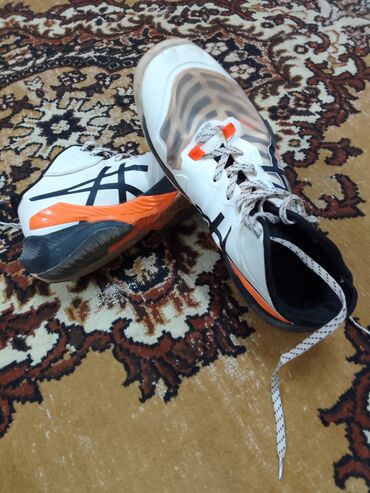 свадебное платье для беременных напрокат: Кроссовки Asics для зала. - Модель с низким профилем, шнуровка - Верх