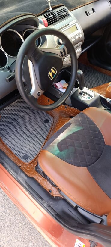 самая дорогая машина в кыргызстане 2023: Honda Jazz: 2006 г., 1.4 л, Автоматтык, Бензин, Хетчбек